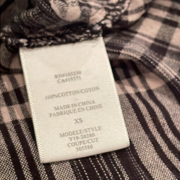 Joie Plaid Ruffle Button-down Blouse Size XS Black/Grey Mother Pearl Buttons - Picture 4 of 8